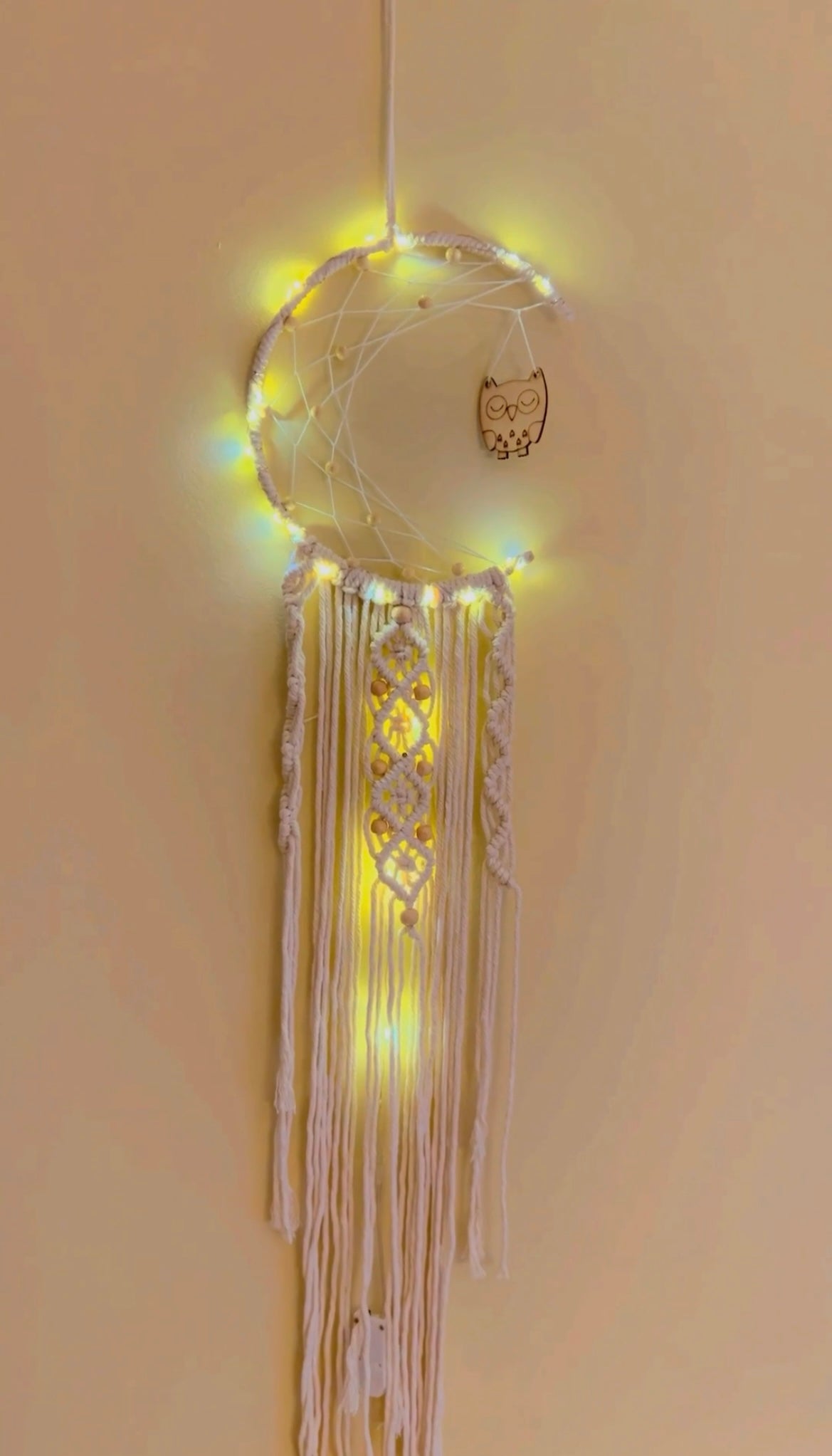 مكرمية بأضواء ليد