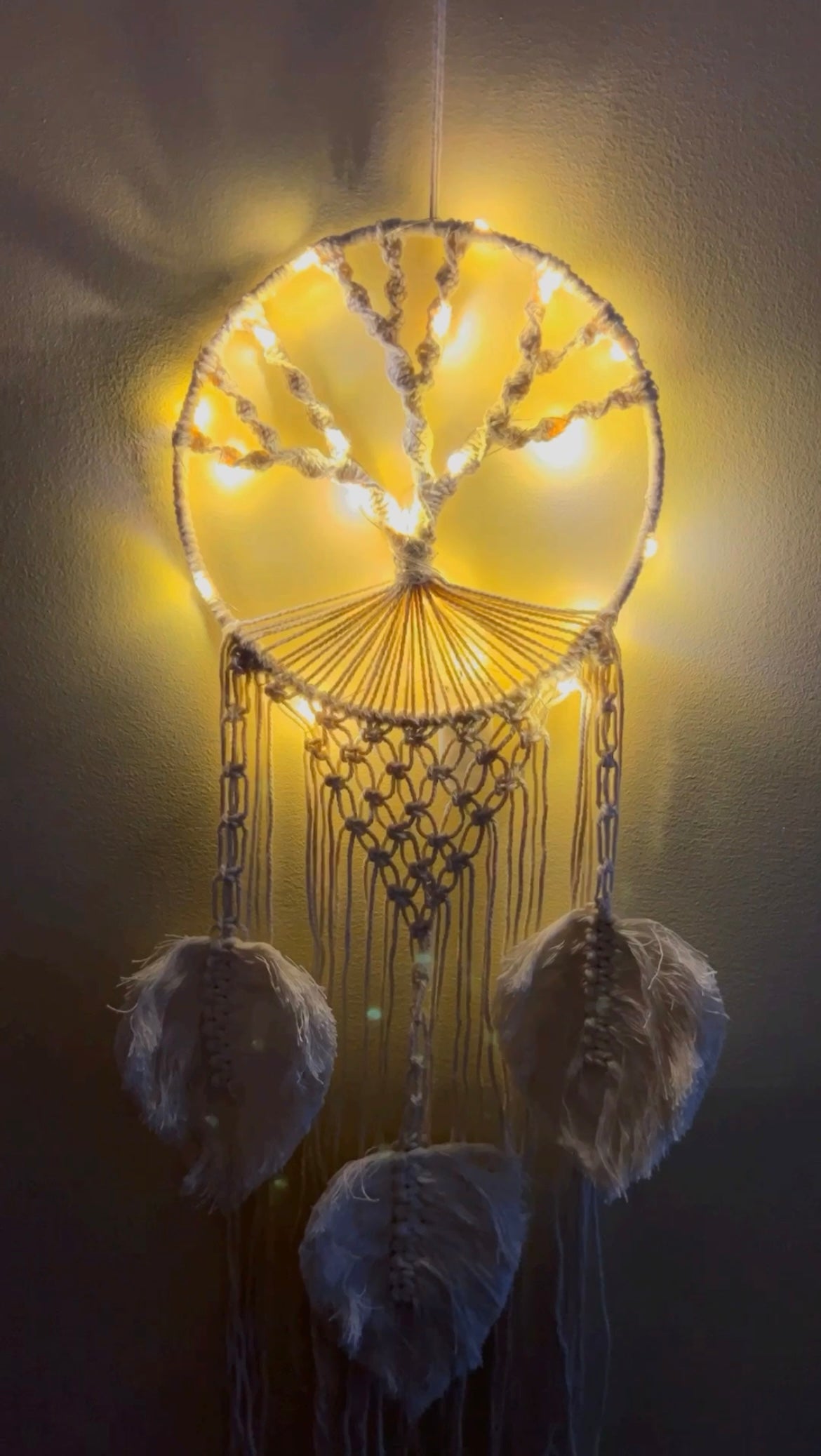 مكرمية بأضواء ليد