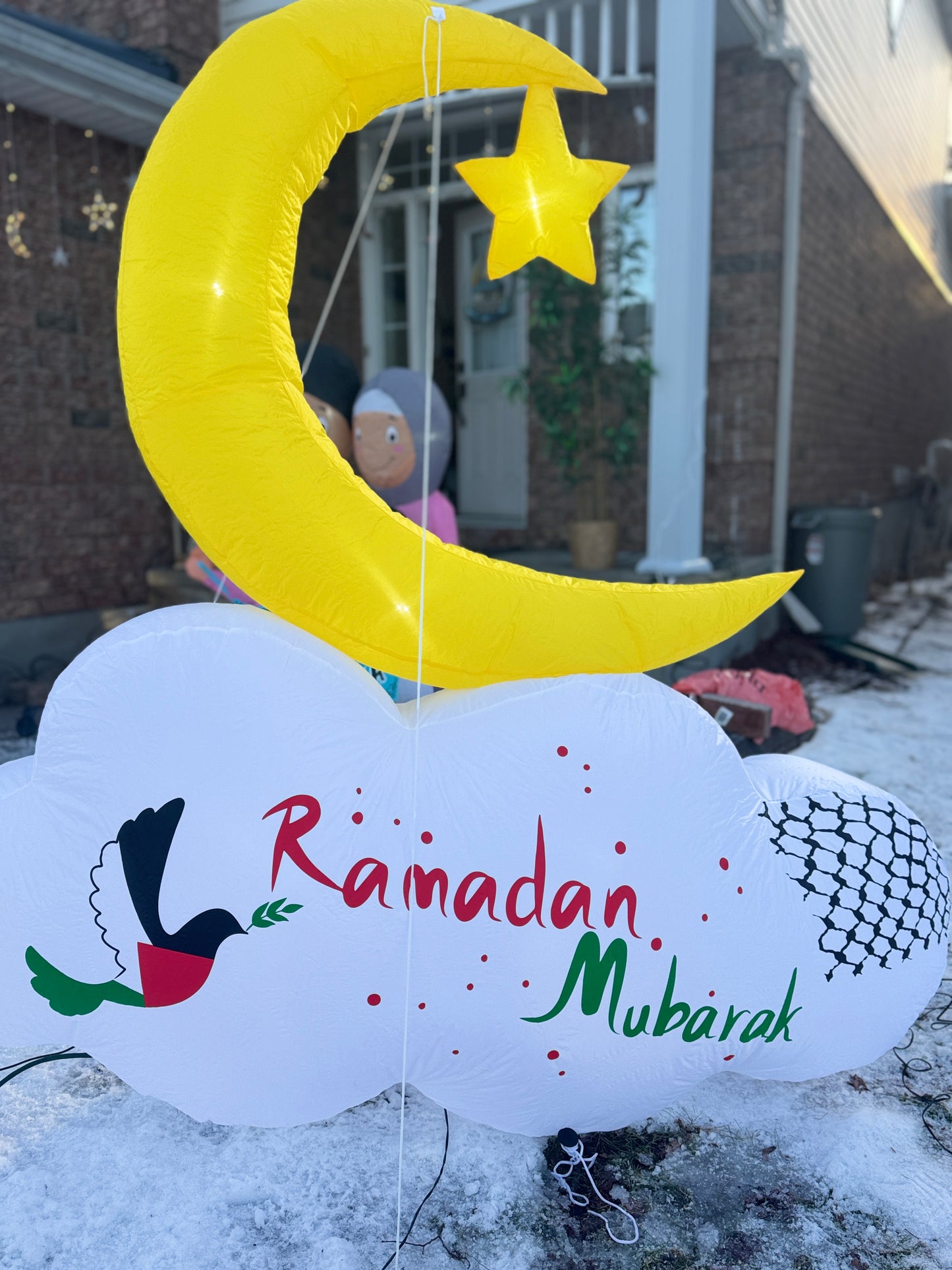 مجسم الهلال القابل للنفخ