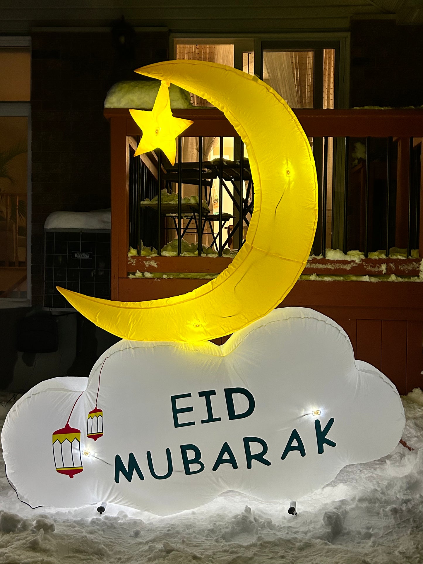 مجسم الهلال القابل للنفخ