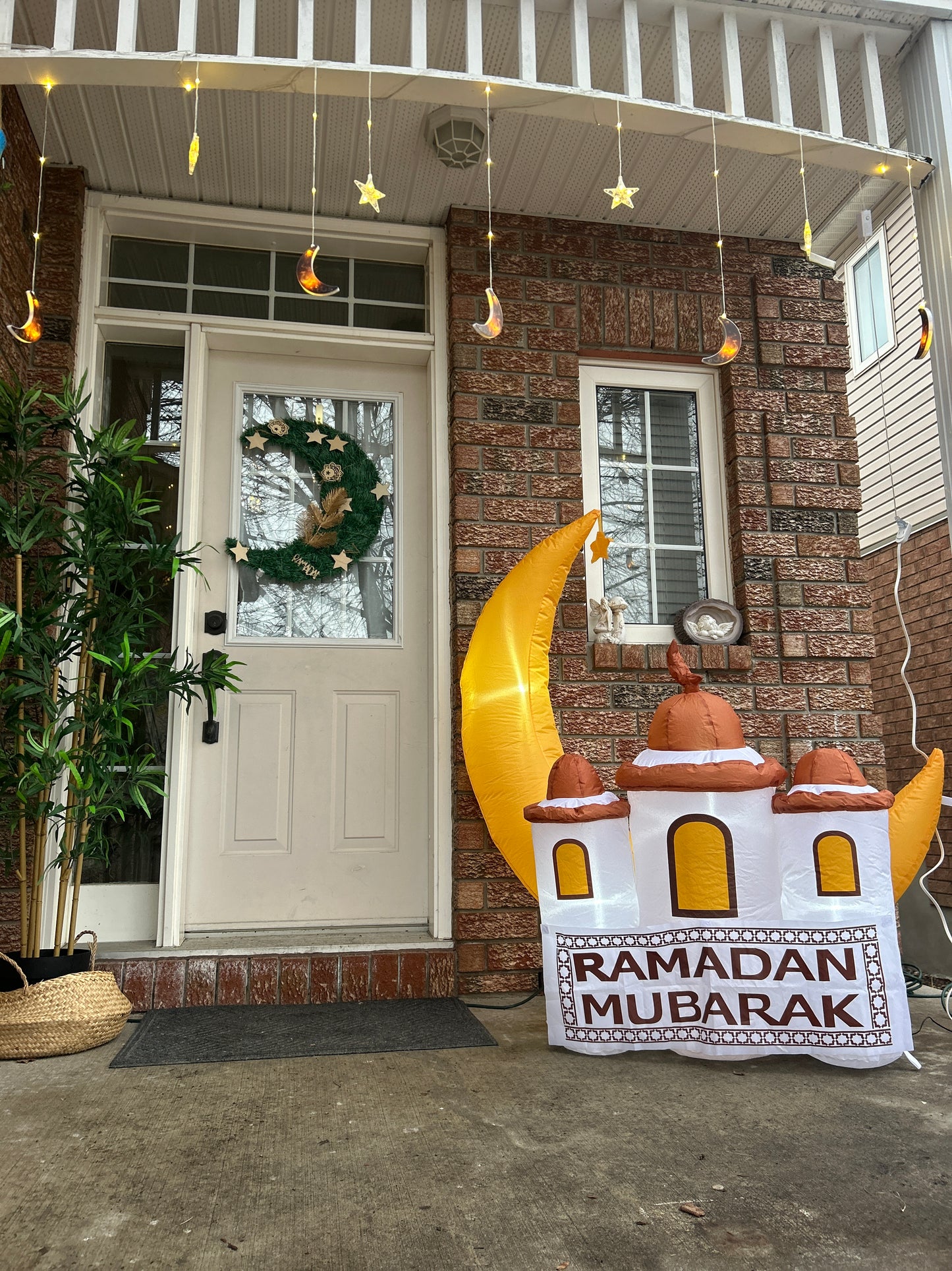 Crescent and Mosque Inflatable - Two Signs for Ramadan and Eid